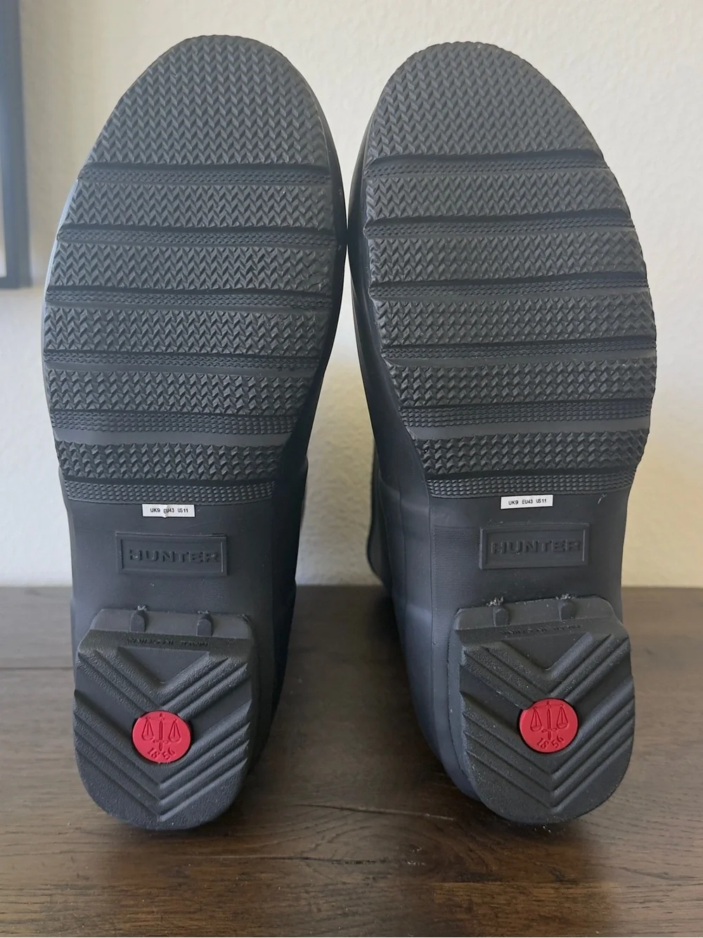 Hunter Black Matte Short Rain Boots - Women